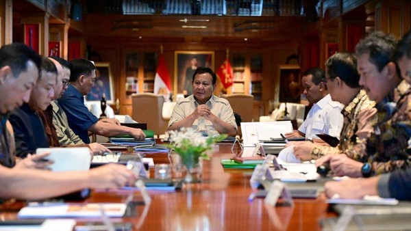 Rapat Bareng Menteri di Hambalang, Prabowo Bahas Proyek Hilirisasi