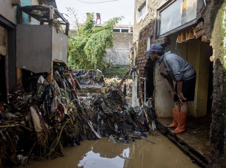 Puluhan Rumah Rusak Akibat Tanggul Sungai Cigede Jebol