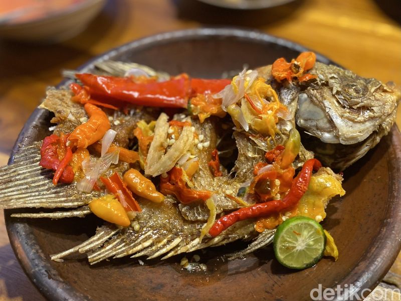 Sedap! Pecak Ikan hingga Ayam Goreng Nikmat di Resto Joglo Bekasi