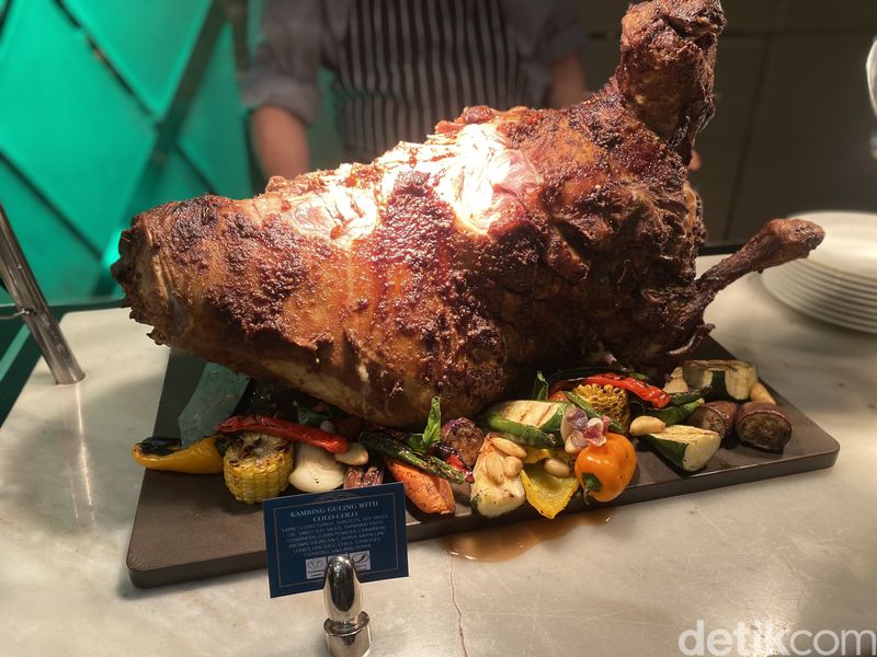 Spesial! Lidah Wagyu Panggang hingga Kambing Guling Buat Buka Puasa