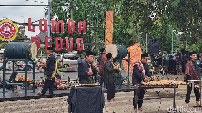 Suasana lomba beduk di Ciamis.