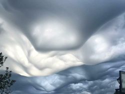 Tampak Seperti Editan, Tapi Foto Ini Nyata Terjadi