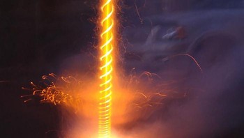 Potret kembang api dengan timing yang tepat. Foto: Boredpanda