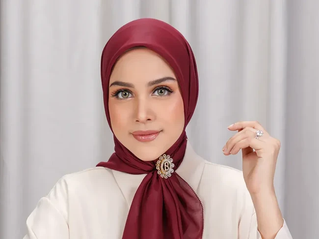 Warna Hijab yang Cocok untuk Kulit Warm Undertone Warna Hijab yang Cocok untuk Kulit Warm Undertone