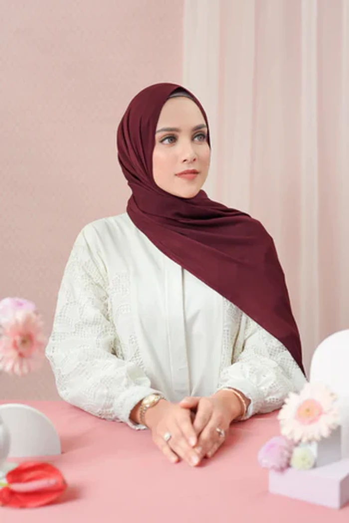 Warna Hijab yang Cocok untuk Kulit Warm Undertone Warna Hijab yang Cocok untuk Kulit Warm Undertone