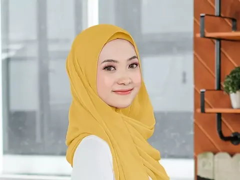Warna Hijab yang Cocok untuk Kulit Warm Undertone