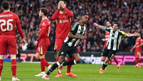 Newcastle Uniteds Alexander Isak celebrates scoring their sides second goal of the game with team-mates during the Carabao Cup final at Wembley Stadium, London. Picture date: Sunday March 16, 2025. (Photo by Owen Humphreys/PA Images via Getty Images)