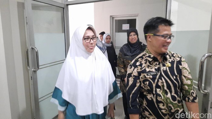 Ai Diantani menjalani pemeriksaan kesehatan di RSU KHZ Musthafa Kabupaten Tasikmalaya.