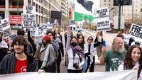Sebagai informasi, otoritas Imigrasi AS menangkap pemimpin aksi pro-Palestina di Columbia, Mahmoud Khalil pada Minggu (9/3/2025. Khalil telah memimpin demonstrasi yang menentang perang Israel di Jalur Gaza. REUTERS/Rebecca Noble.  