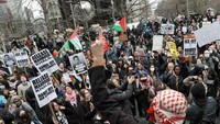 Khalil menjadi wajah paling menonjol dari gerakan protes di universitas-universitas AS menanggapi perang Gaza. DHS menyebut Khalil memimpin aktivitas terkait Hamas, sebuah organisasi teroris. Namun, DHS tidak menjelaskan lebih lanjut soal tuduhan tersebut.  