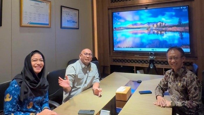 Andre Rosiade dan Bupati Dharmasraya temui PLN