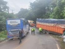Polisi Periksa Sopir Tronton dan Pemilik Bus Handoyo Soal Laka Maut di Muba