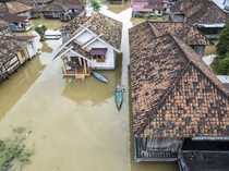 Banjir Luapan Sungai Batanghari Jambi Meluas