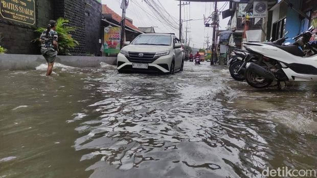 banjir menerjang 10 desa di kecamatan waru