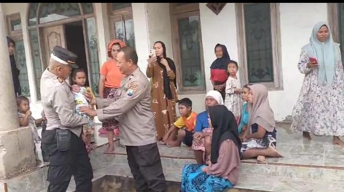 Bayi perempuan ditemukan dibuang di Sampang