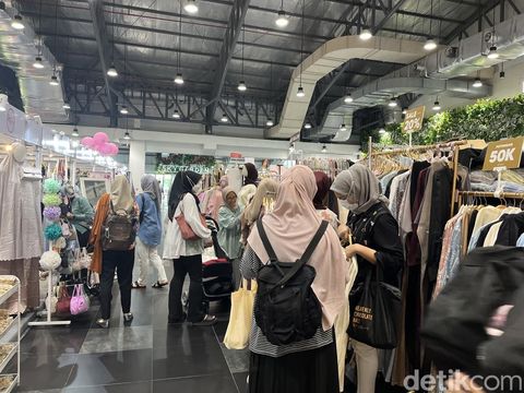 Brand Modest dan Hijab Lokal Jual Koleksi Lebaran Diskon 70%
