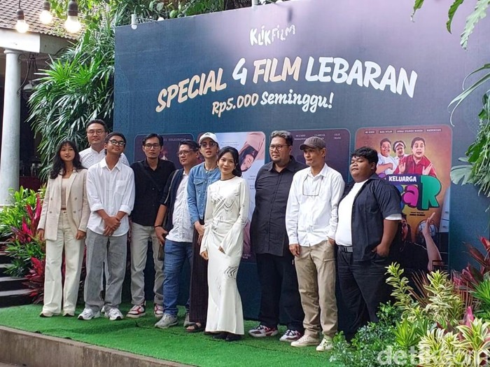 Cast Film Lebaran KlikFilm Cast Film Lebaran KlikFilm menghadiri konferensi pers di kantor Falcon Pictures, Duren Tiga, Jakarta Selatan, Senin (17/3/2025).