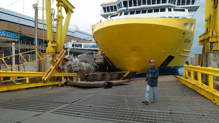 Dermaga eksekutif Pelabuhan Merak sempat ditutup imbas moveable bridge-nya ditabrak KMP Port Link III.