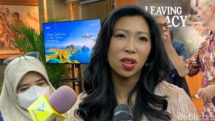 PT Angkasa Pura Indonesia (InJourney Airports) menetapkan penurunan tarif jasa kebandarudaraan bagi penumpang pesawat dan maskapai penerbangan.