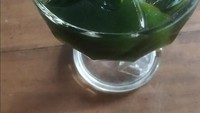 Diproduksi berskala rumahan, Cincau Hijau Alami mempertahankan bahan alami dalam pembuatannya. Kedai sederhana ini berada di Jalan Kelapa Sawit Raya, Kelapa Gading, Jakarta Utara dengan harga per porsi mulai Rp 10.000an. Foto: Google Review