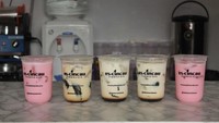 Es Cincau Indonesia mengemas cincau hijau yang sederhana menjadi lebih modern. Gerainya yang berlokasi di Jalan Raya Pakuhaji No.42A, Kabupaten Tangerang menyajikan cincau dengan racikan minuman berperasa segar mulai Rp 6.000an saja. Foto: Google Review