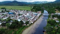Pemompaan telah dihentikan pada jaringan pipa tersebut, kata perusahaan minyak milik negara Petroecuador, setelah mengalami kerusakan akibat tanah longsor yang disebabkan oleh hujan lebat. Ekspor tidak terpengaruh dan jaringan pipa sekunder berfungsi, kata perusahaan. 