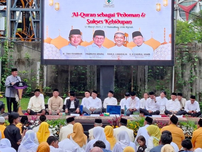 Gubernur Jakarta Pramono Anung menghadiri buka puasa bersama DPD Golkar Jakarta, Senin (17/3/2025).