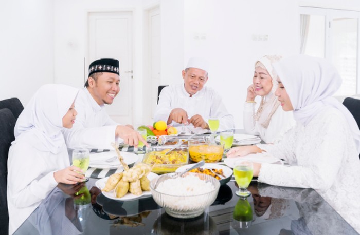 Ilustrasi makan Lebaran Ilustrasi makan Lebaran