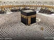 Sering Tak Terlihat, di Mana Posisi Imam Salat Masjidil Haram?