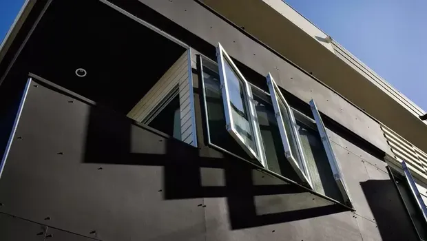 Jendela Tingkap (Casement Window)