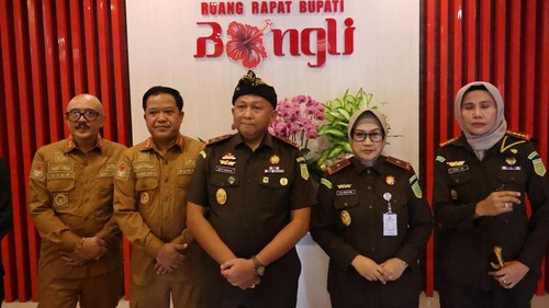 Kajati Bali, Ketut Sumedana di Bangli, Senin (17/3/2025). (Dok. Kejati Bali)