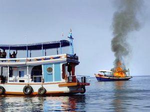 Kapal Wisata Terbakar, Turis Ini Menghilang Tanpa Jejak