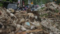 Seperti diketahui, bangunan liar di bantaran Kali Sepak Gabus ditertibkan pada Jumat (14/3/2025) lalu.  