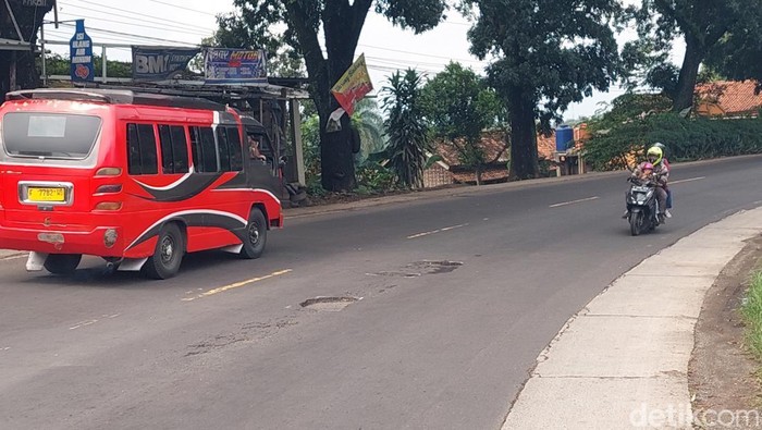 Kondisi jalan di Bandung Barat