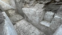 Penemuan makam kerajaan tersebut memberikan bukti penting tentang dinasti yang kurang dikenal yang memerintah Mesir Hulu antara tahun 1700 dan 1600 SM, yang umumnya disebut sebagai Dinasti Abydos. Foto: (Kementerian Pariwisata dan Kepurbakalaan Mesir)