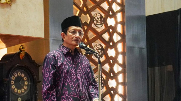 Menag Hadiri Peluncuran Program Berkah Ramadan di Istiqlal BPKH meluncurkan program 'Berkah Ramadan BPKH 1446 H/2025 M : Menebar Manfaat, Menguatkan Umat' di Masjid Istiqlal, Jakarta. Menag Nasaruddin Umar hadir dalam acara tersebut.
