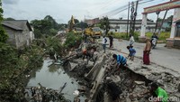 Seperti diketahui, bangunan liar di bantaran Kali Sepak Gabus ditertibkan pada Jumat (14/3/2025) lalu.  
