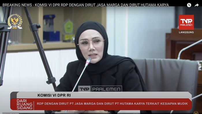 Mulan Jameela di Komisi VI
