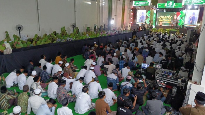 Muslimat se-Madura bukber di kekdiaman Haji Her Pamekasan