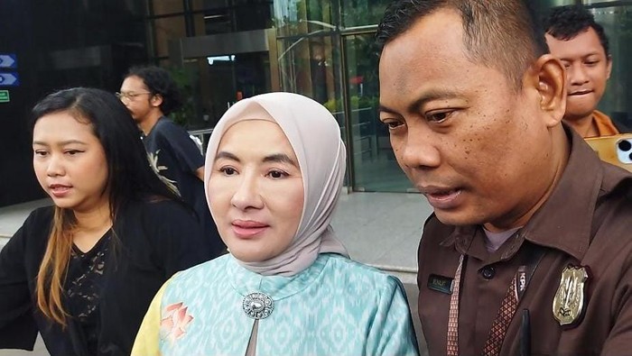 Nicke Widyawati usai diperiksa KPK (Kurniawan/detikcom)