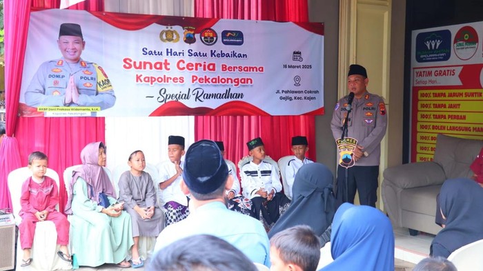 Suasana acara khitan gratis yang diselenggarakan bersama Polres Pekalongan, Minggu (16/3/2025).