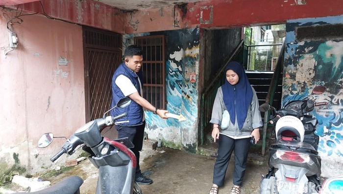 Olah TKP curanmor di Palembang milik Nurhayati (22), gembok motor dirusak.