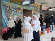 Ratusan Santri Pulang Kampung ke Bali Jelang Lebaran 2025