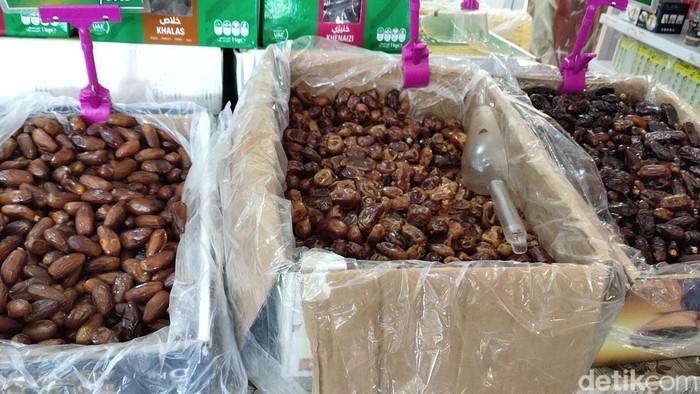 Penjualan kurma di Palembang meningkat saat Ramadan