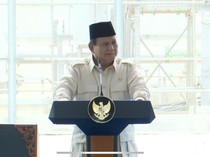 Canda Prabowo ke Khofifah di Gresik: Cocok Jadi Perdana Menteri