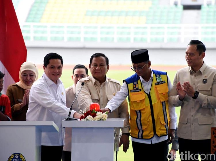 Momen Presiden Prabowo Subianto Resmikan 17 Stadion di Indonesia
