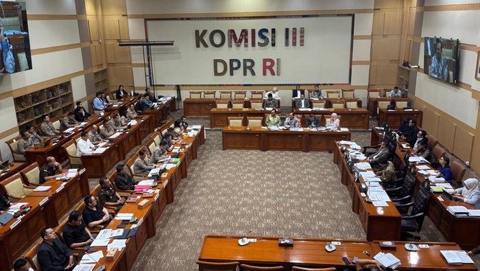 Rapat Komisi III DPR