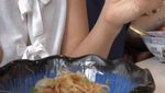 Selalu Romantis! Nana Mirdad dan Andrew White Sering Masak Bareng