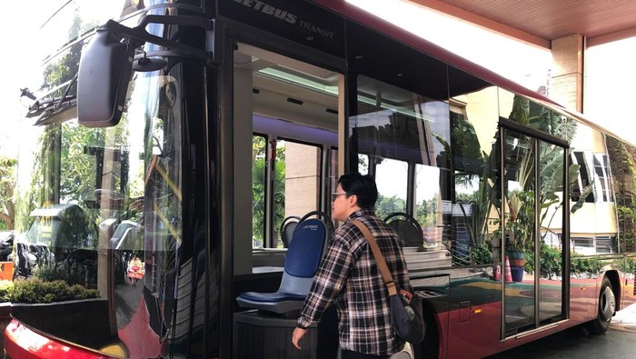 Ilustrasi shuttle bus di Kota Batu