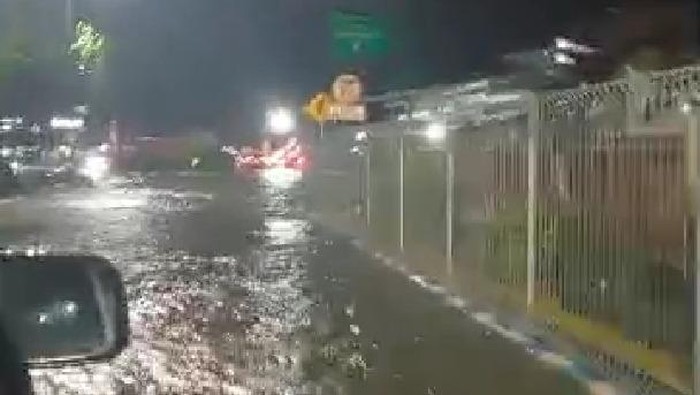 Terminal Purabaya banjir